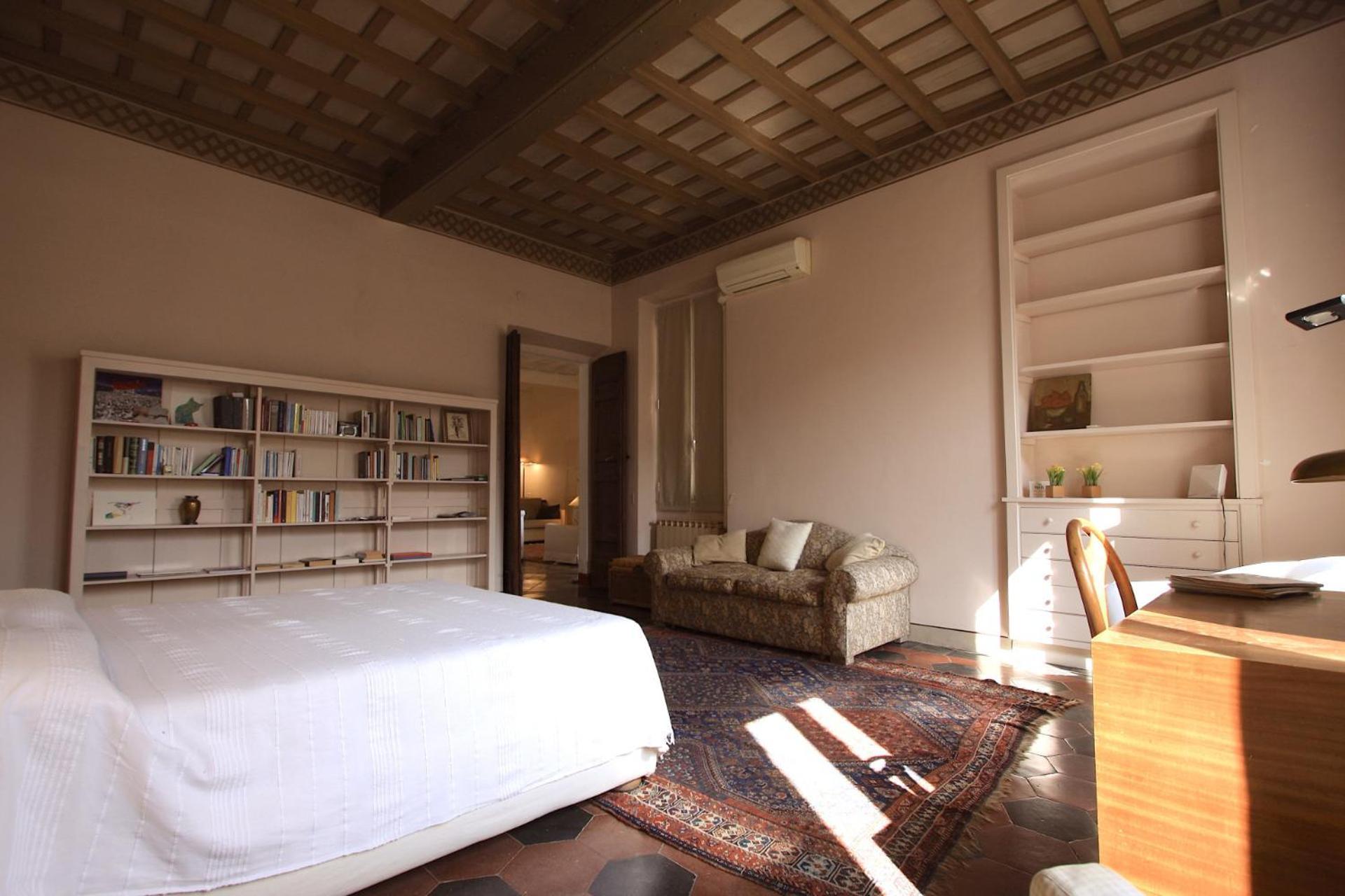 Navona Large 1br House Rome