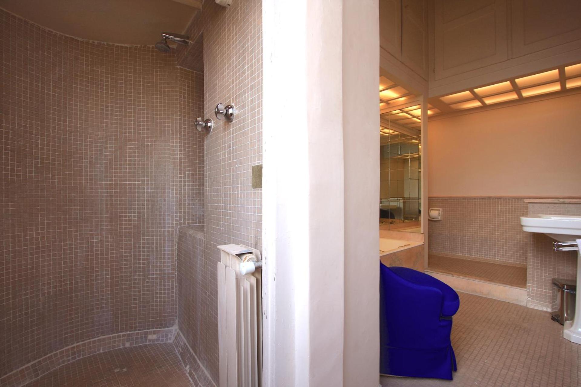 Navona Large 1br House Rome